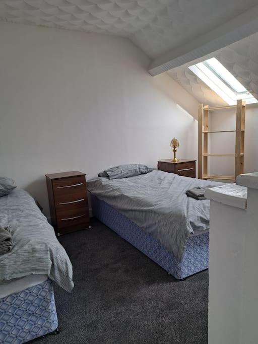 1 Bed Apart Dowlais المظهر الخارجي الصورة